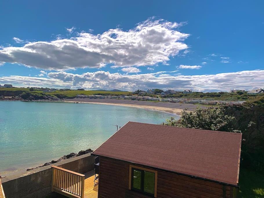 Cosy Portmor Log Cabin- Sea Views, Deck & Relaxation Malin Head Екстер'єр фото