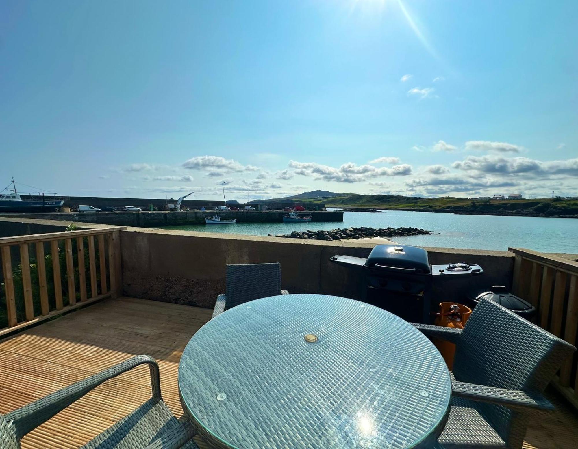 Cosy Portmor Log Cabin- Sea Views, Deck & Relaxation Malin Head Екстер'єр фото