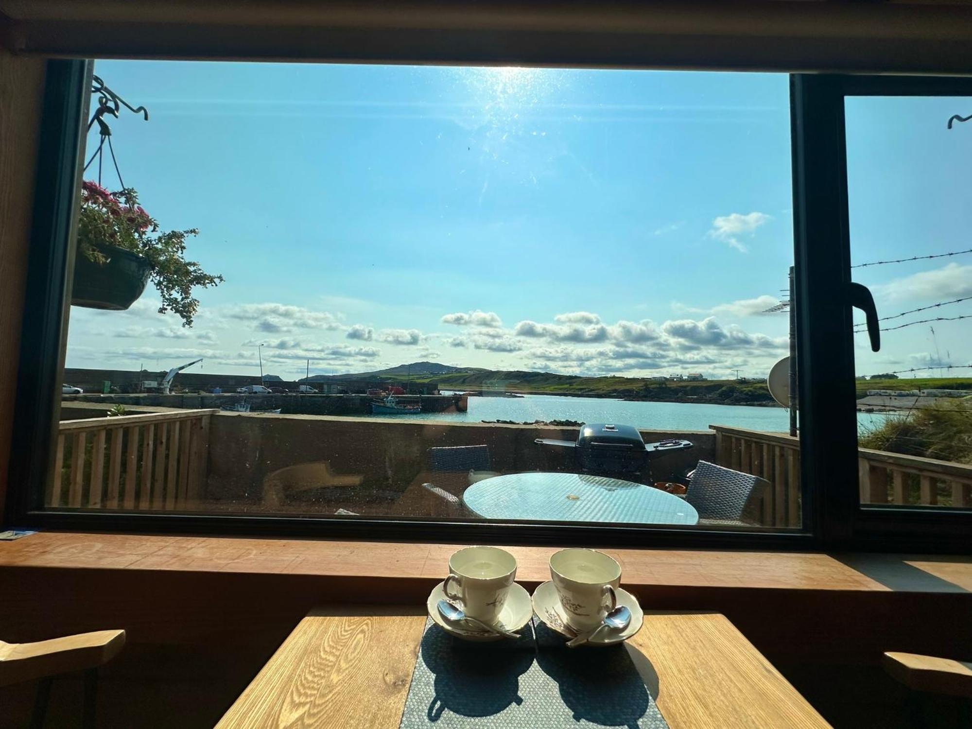 Cosy Portmor Log Cabin- Sea Views, Deck & Relaxation Malin Head Екстер'єр фото
